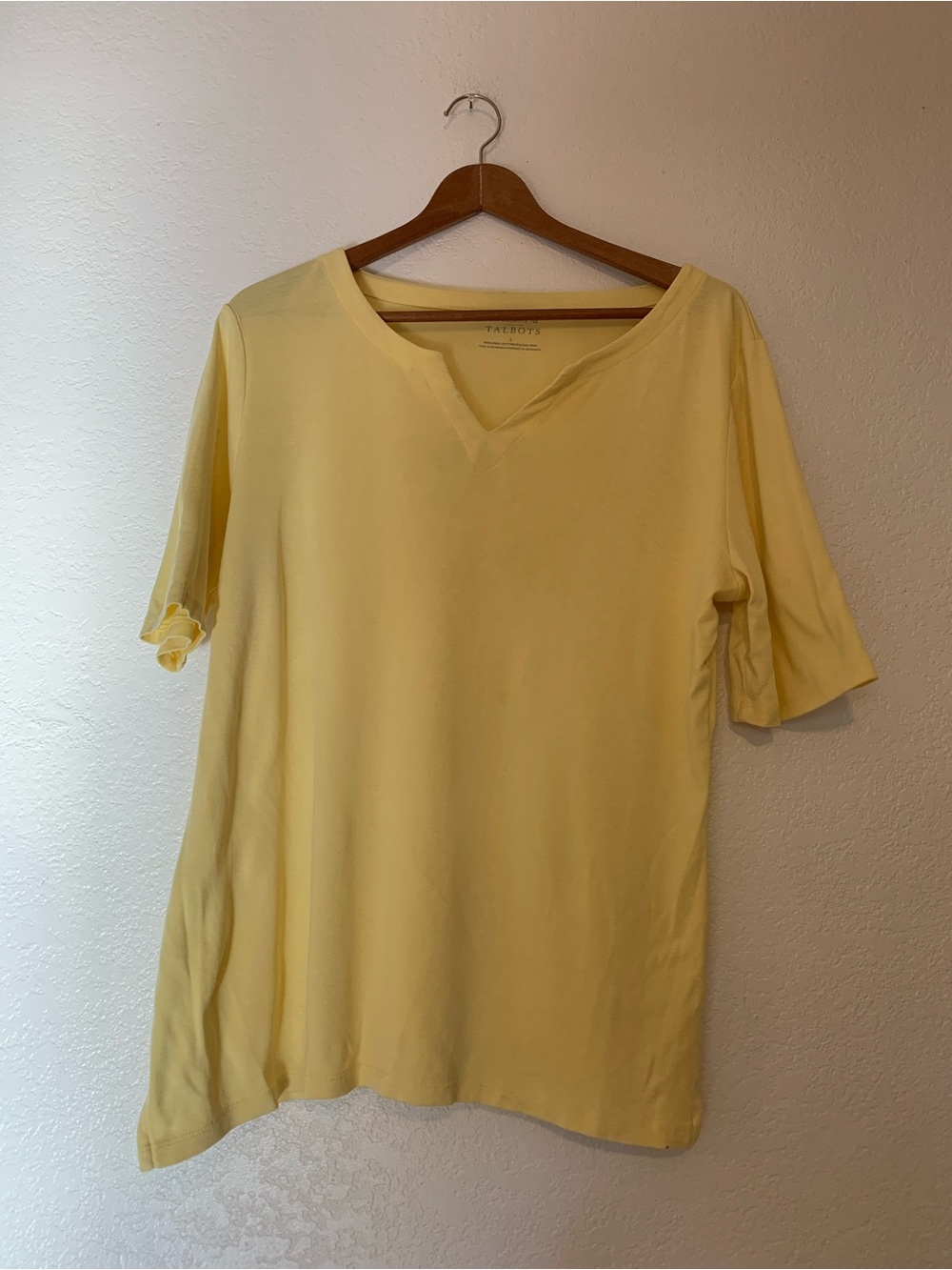 Talbots Pale Yellow V-Neck 100% Pima Cotton | L